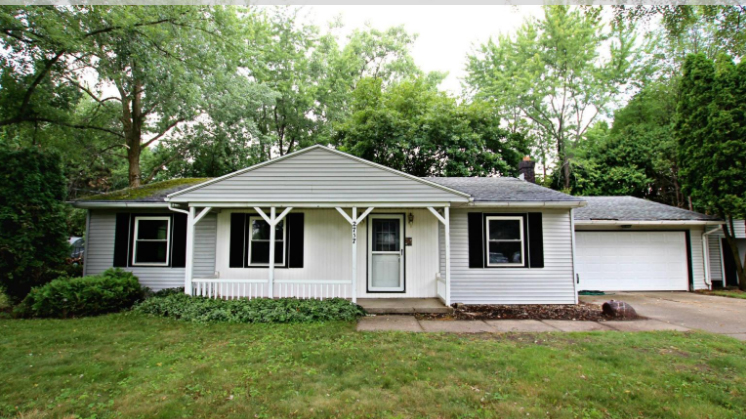 Bungalow Single Family House